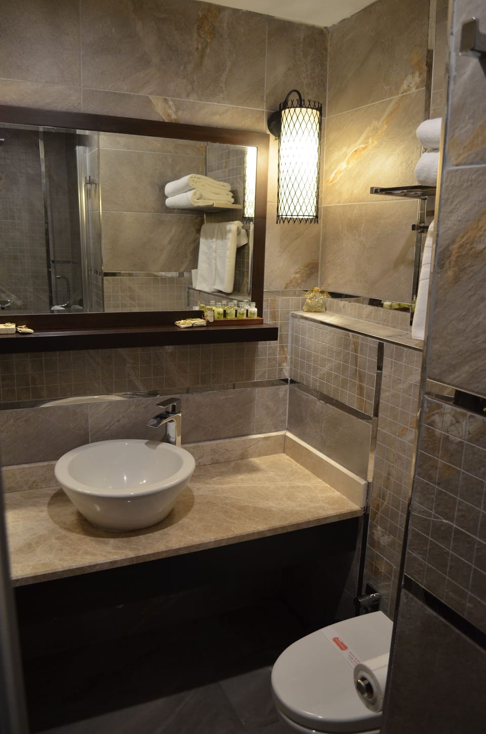 Bathroom sink