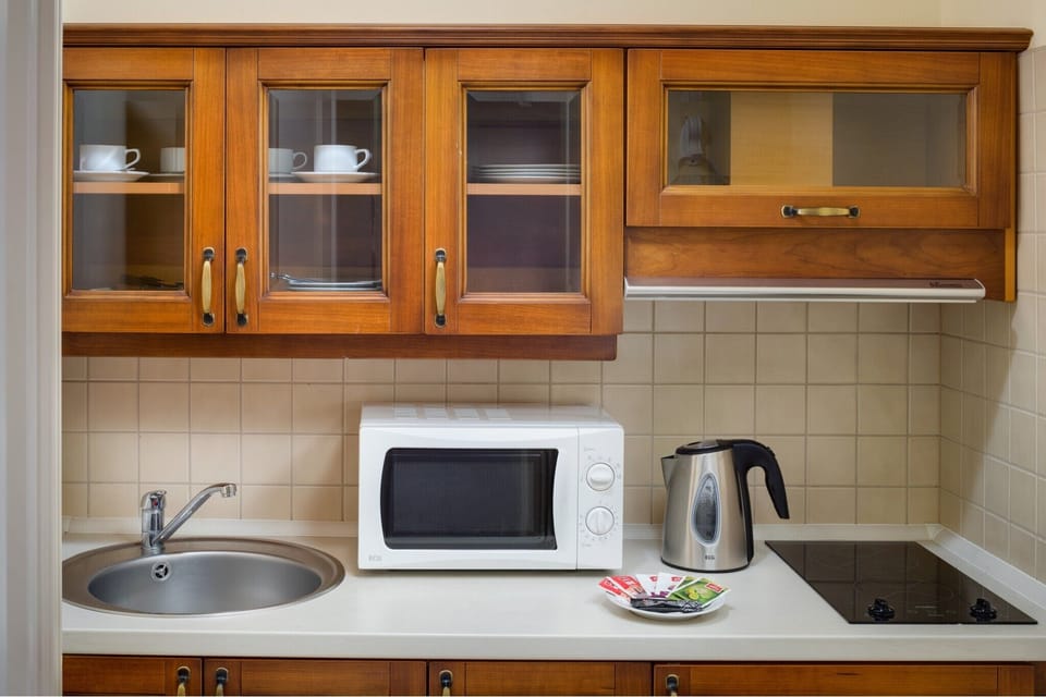Traditional Apartment with Wellness and Fitness Access | Hypo-allergenic bedding, minibar, in-room safe, desk