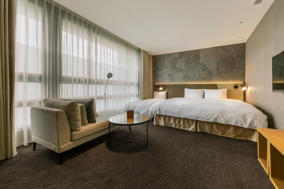 Deluxe Double Room with Extra Bed | Desk, free WiFi, bed sheets