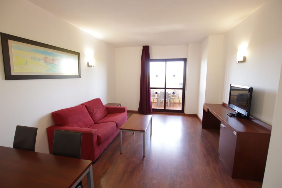 1 bedroom, in-room safe, desk, soundproofing