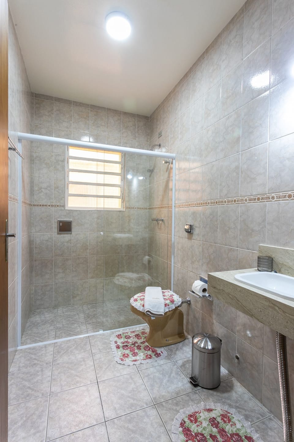 Traditional Double Room | Bathroom | Hair dryer, towels, soap, shampoo