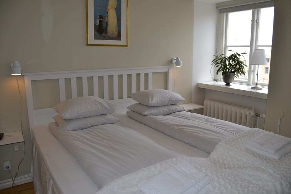 Standard Double Room, 1 Bedroom | Individually decorated, individually furnished, desk, blackout drapes