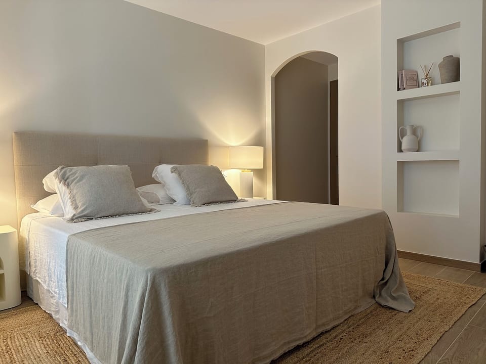 Superior double room with balcony and sea view | Egyptian cotton sheets, premium bedding, Select Comfort beds