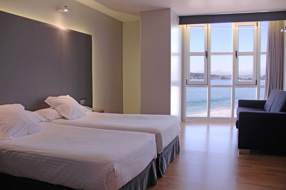 Superior Room, 1 Double or 2 Twin Beds, Sea View | Premium bedding, down comforters, pillowtop beds, minibar