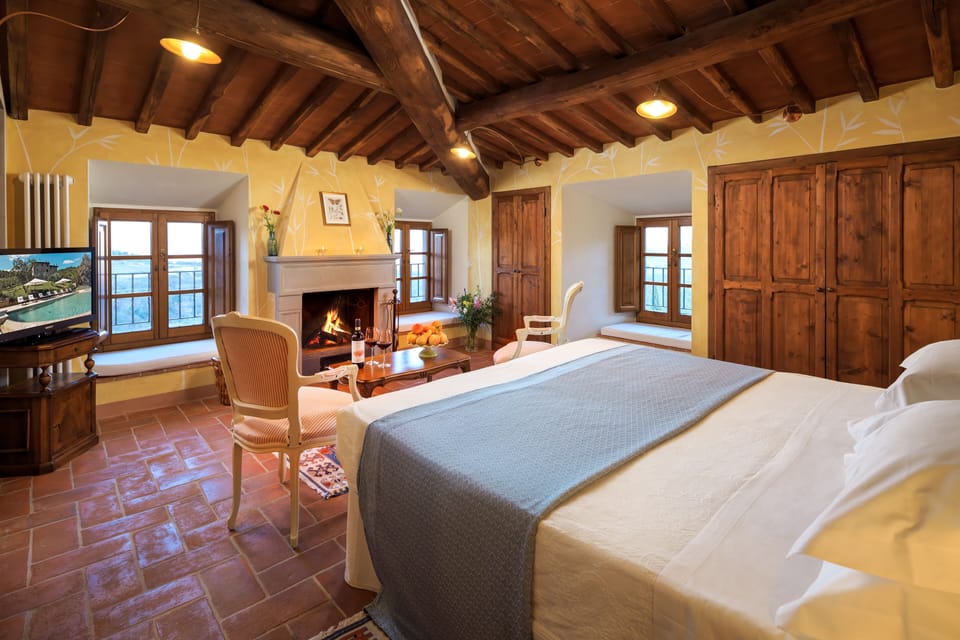 Studio Suite (Le Ginestre) | Minibar, in-room safe, individually decorated, individually furnished