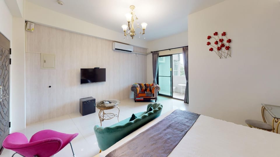 Luxury Double Room, 1 Queen Bed | Desk, soundproofing, rollaway beds, free WiFi