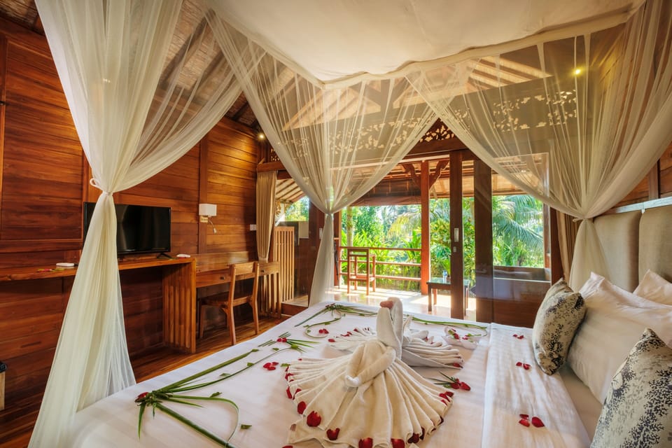 Bungalow, 1 Bedroom | In-room safe, desk, soundproofing, free WiFi