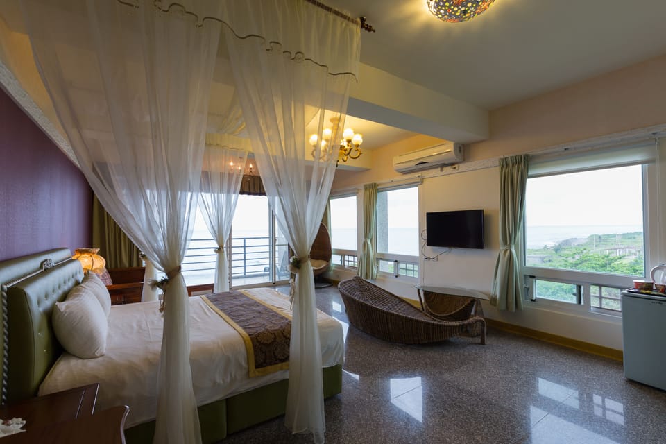 Deluxe Double Room, Ocean View | Premium bedding, desk, blackout drapes, soundproofing