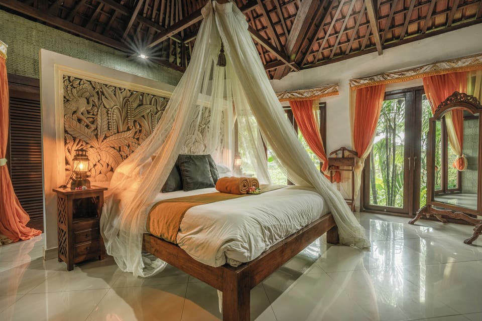 Honeymoon Suite, Mountain View | Egyptian cotton sheets, premium bedding, pillowtop beds, minibar