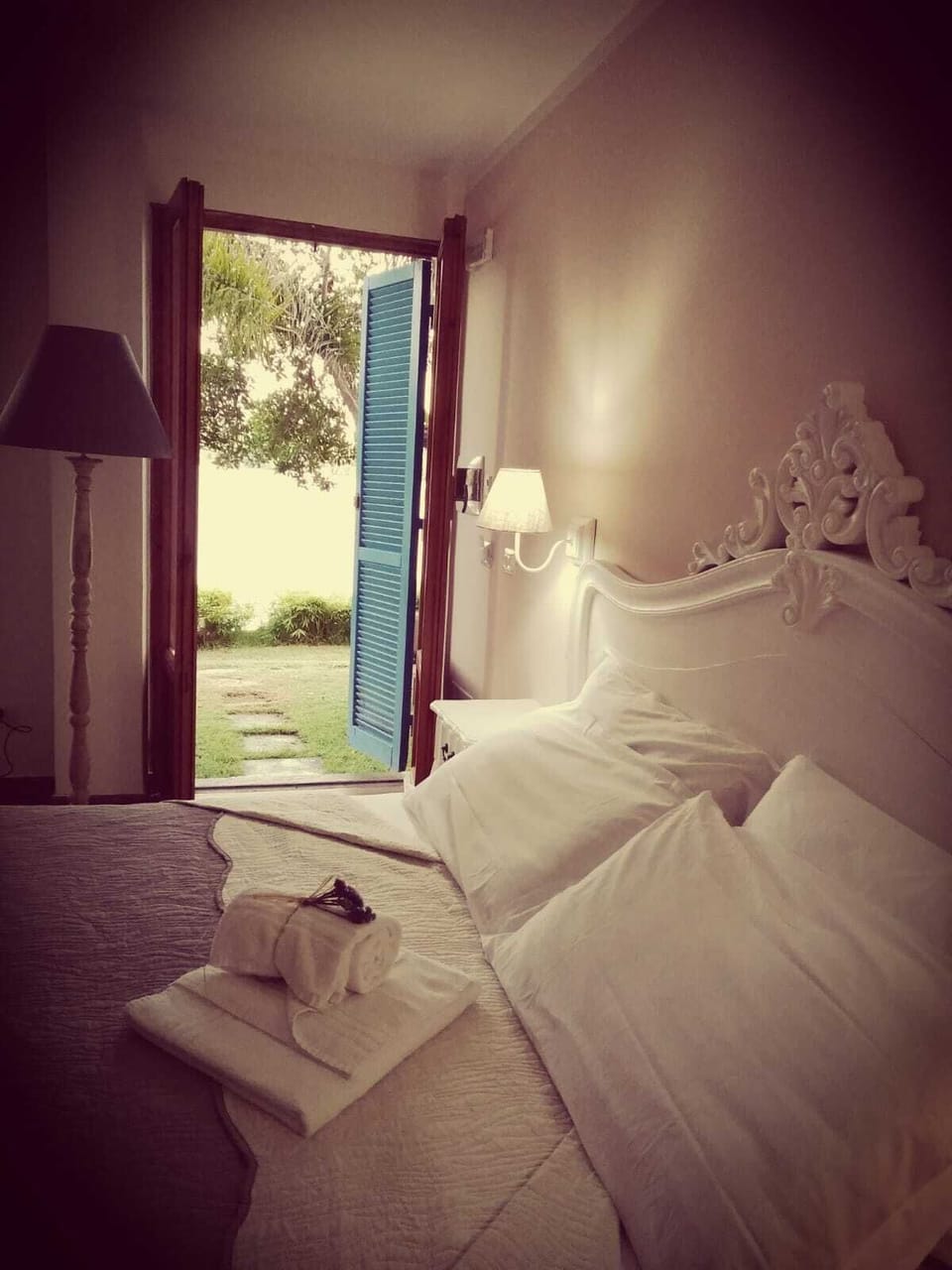 Double Room, Lake View | Free WiFi, bed sheets