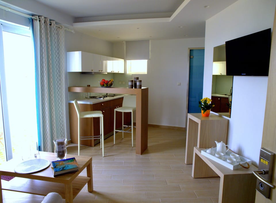 Apartment, 1 Bedroom, Ground Floor | Private kitchen | Fridge, stovetop, coffee/tea maker, electric kettle