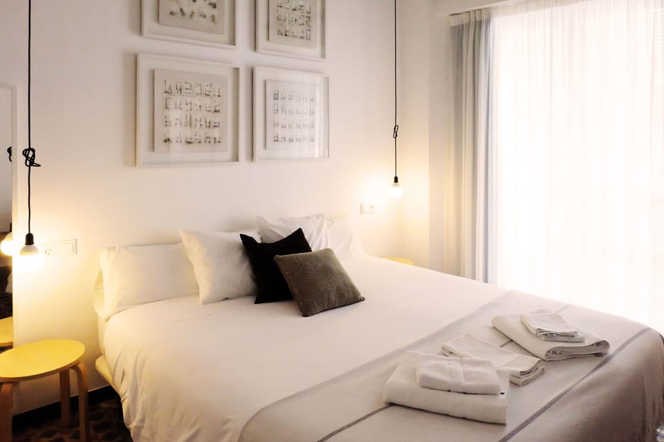 Double or Twin Room, Private Bathroom | Individually decorated, individually furnished, blackout drapes