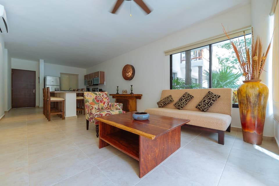 Comfort Condo, 2 Bedrooms, Pool Access, Poolside | Living area | Flat-screen TV