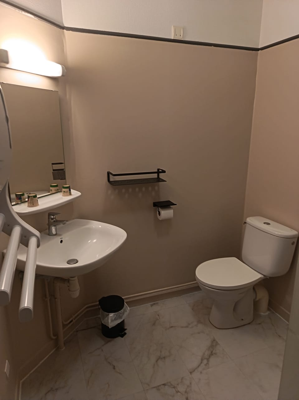 LE NID DE LA TOUR Hotel in Loudun