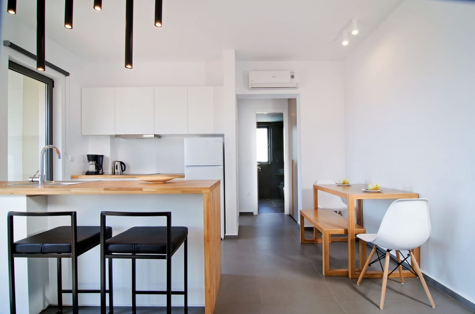 Apartment, Mountain View | Living area | 42-inch flat-screen TV with satellite channels, TV