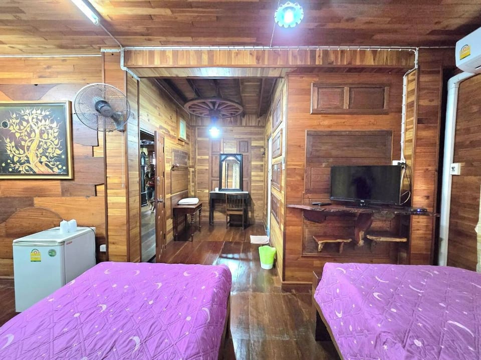 Standard Room, 2 Twin Beds | Free WiFi