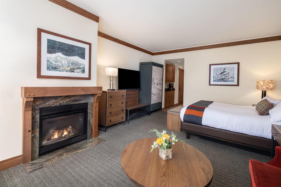Premium bedding, pillowtop beds, in-room safe, desk