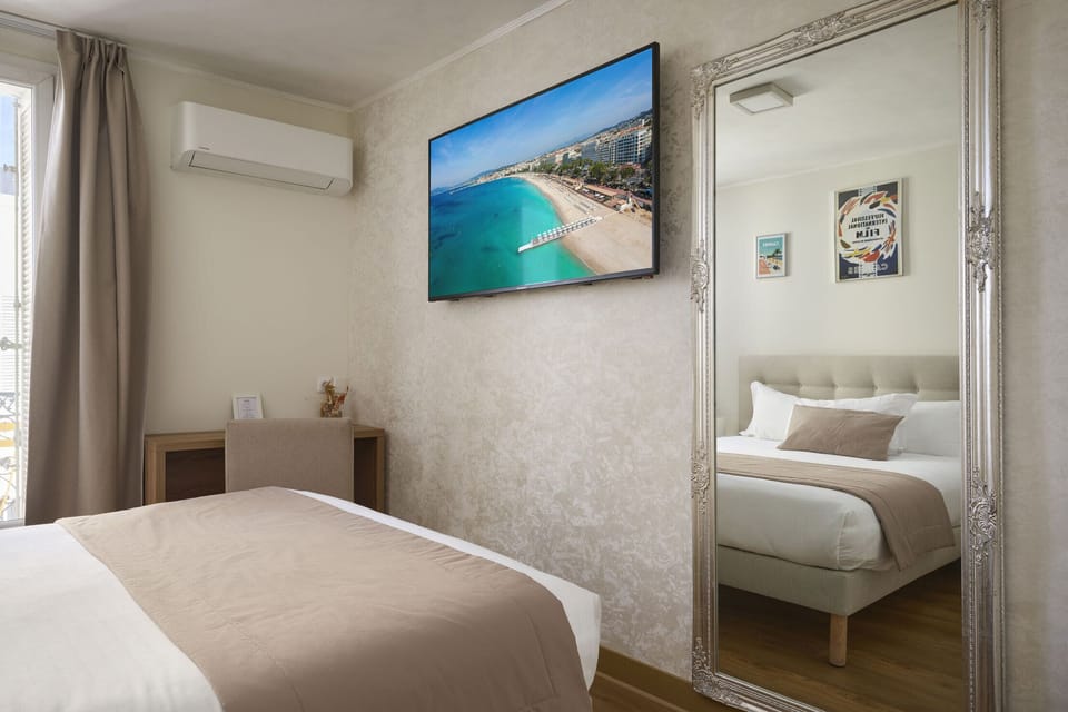 Superior Double Room, Balcony | Desk, soundproofing, free WiFi, bed sheets