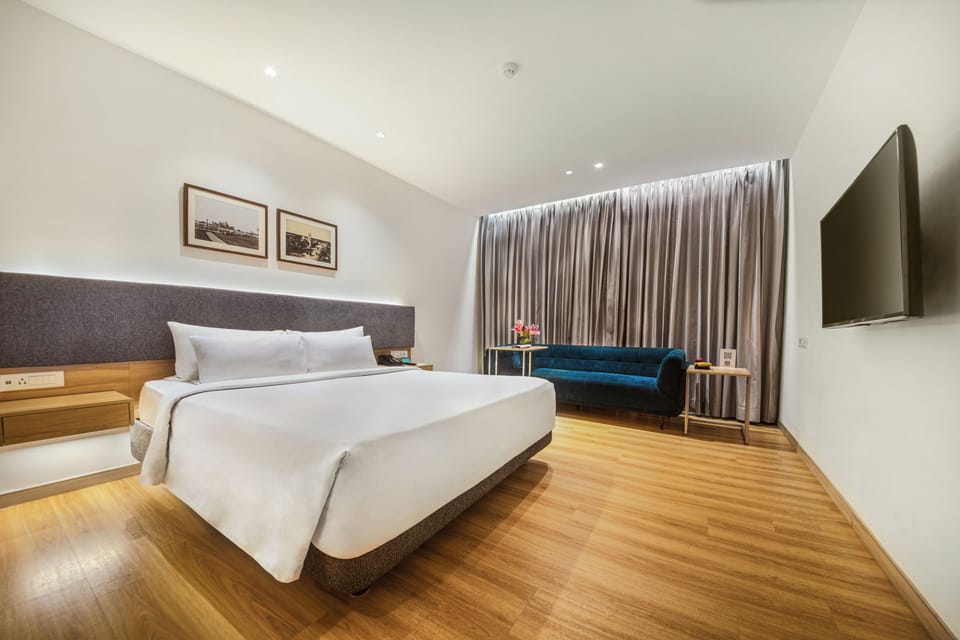 Resh | Premium bedding, pillowtop beds, minibar, in-room safe