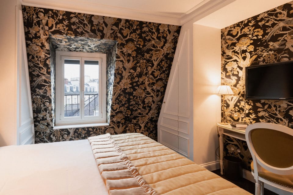 Classic Room | Premium bedding, minibar, in-room safe, desk