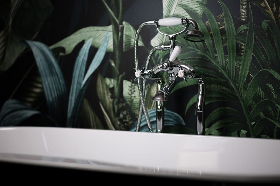 Luxury Double Room | Bathroom | Shower, free toiletries, hair dryer, towels