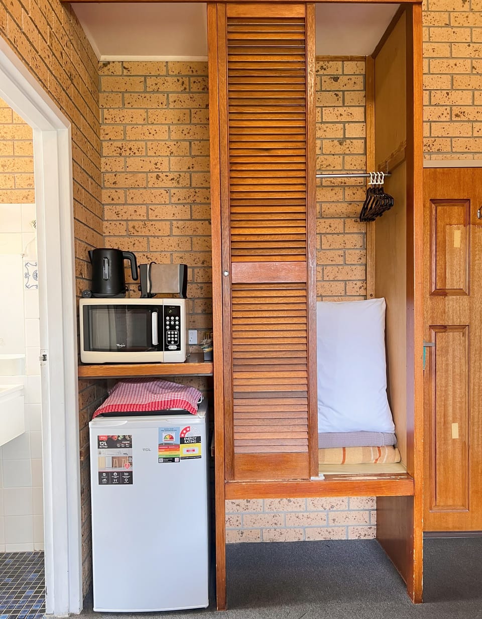Standard Family Room  | Private kitchenette | Mini-fridge, microwave, coffee/tea maker, electric kettle