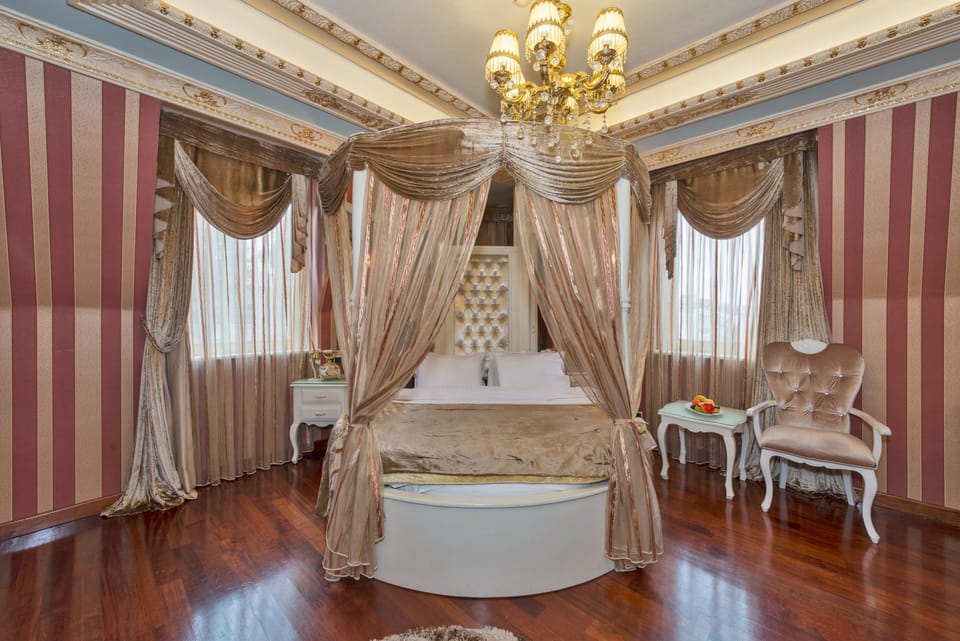 Junior Suite, 1 Bedroom, City View | Premium bedding, in-room safe, blackout drapes, soundproofing