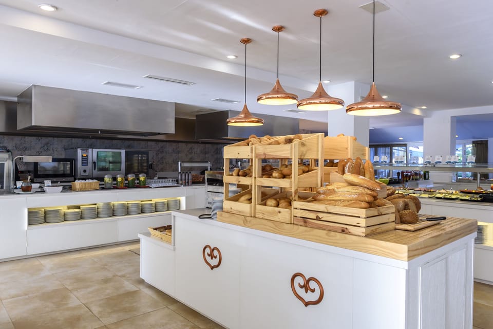 Daily buffet breakfast for a fee