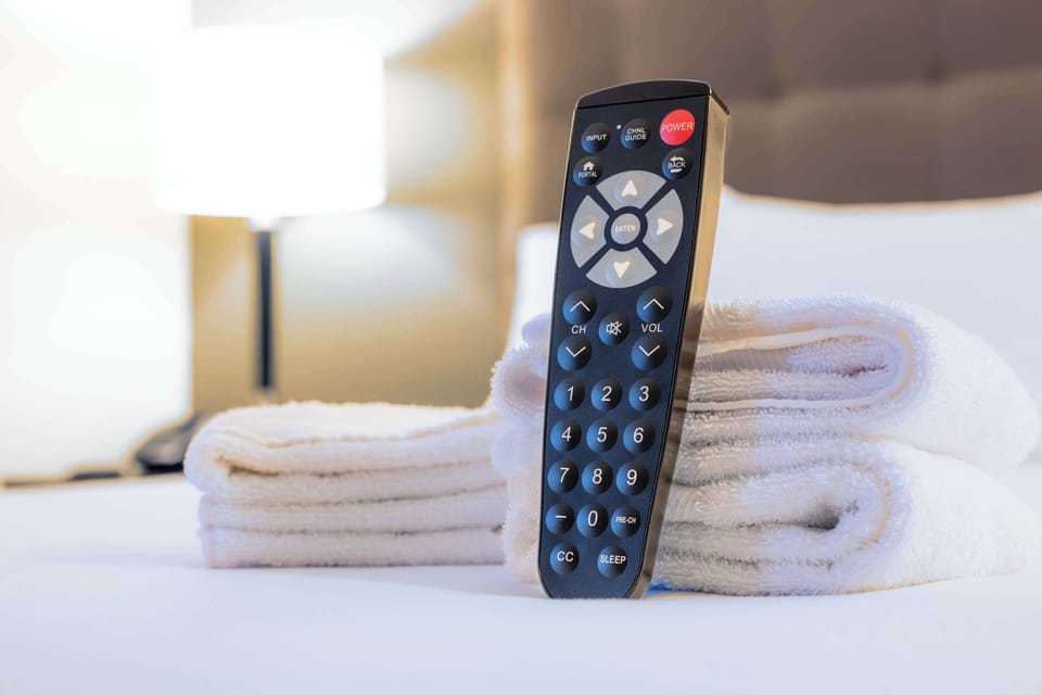 Room, 1 King Bed, Accessible (Meeting, Tub, 2 Rooms) | Room amenity