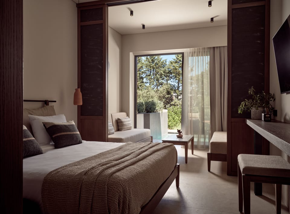 Garden Suite with Private Pool | In-room safe, desk, blackout drapes, soundproofing