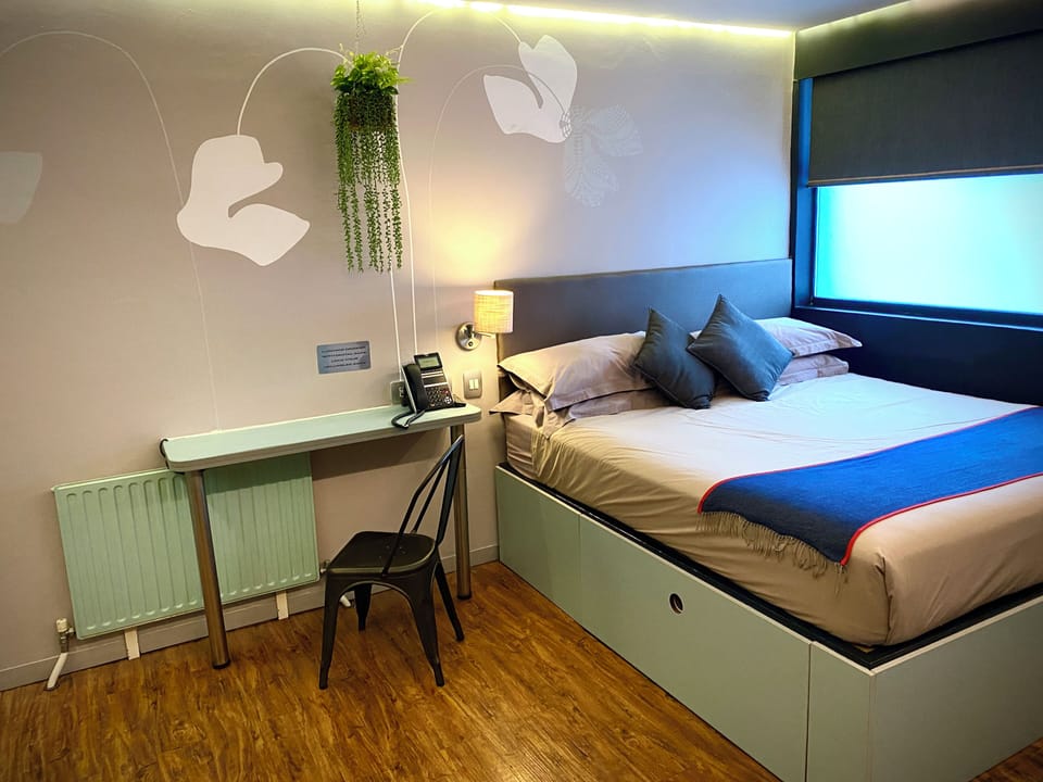 En-Suite Room - Special King | In-room safe, desk, free WiFi, bed sheets