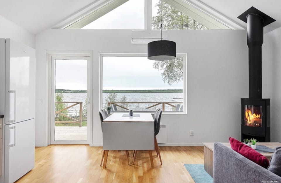 Deluxe Cabin (Excluding Towels, Sheets, Cleaning) | Lake view