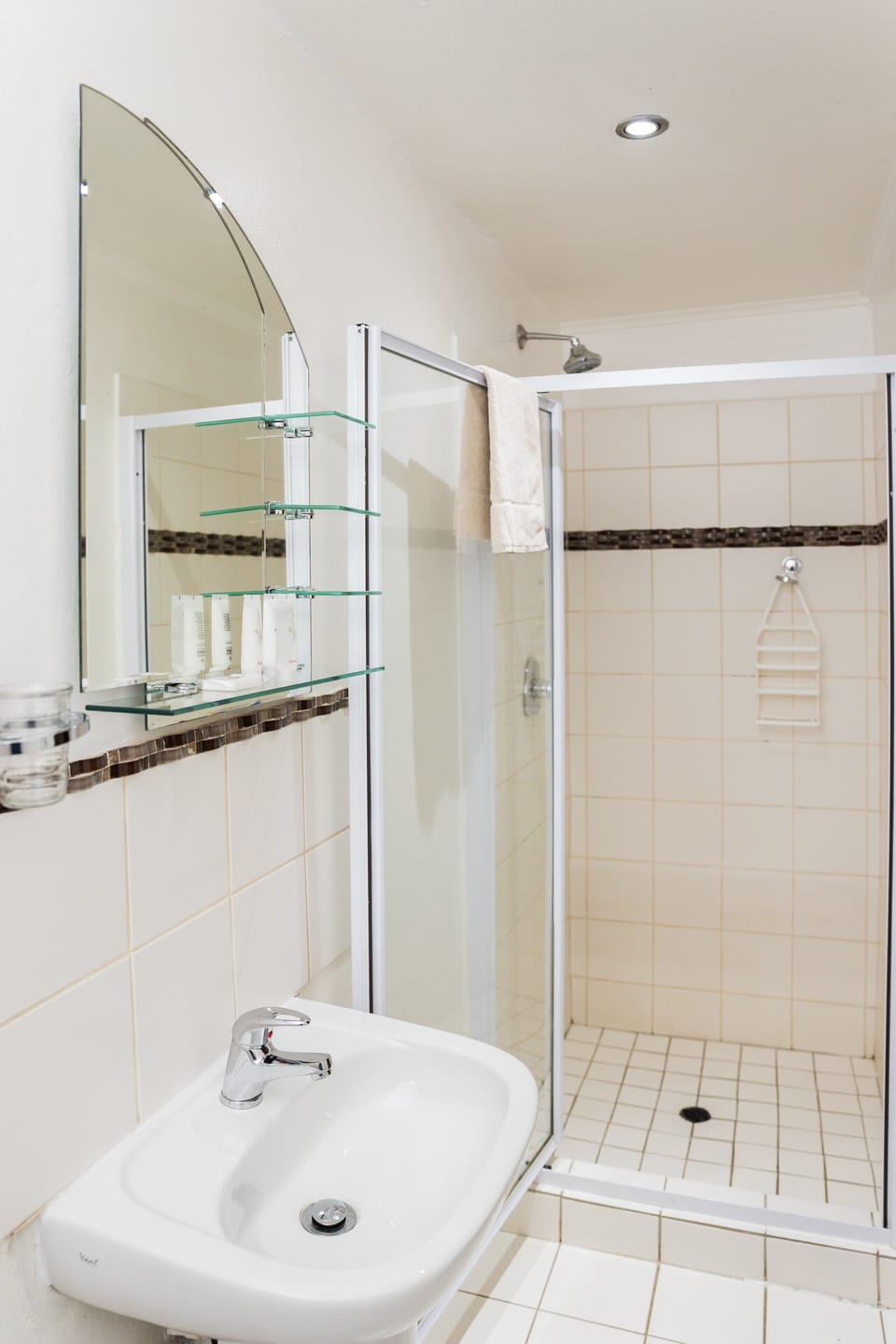 Twin Room, Room 8 | 1 bedroom, iron/ironing board (on request), WiFi (free)
