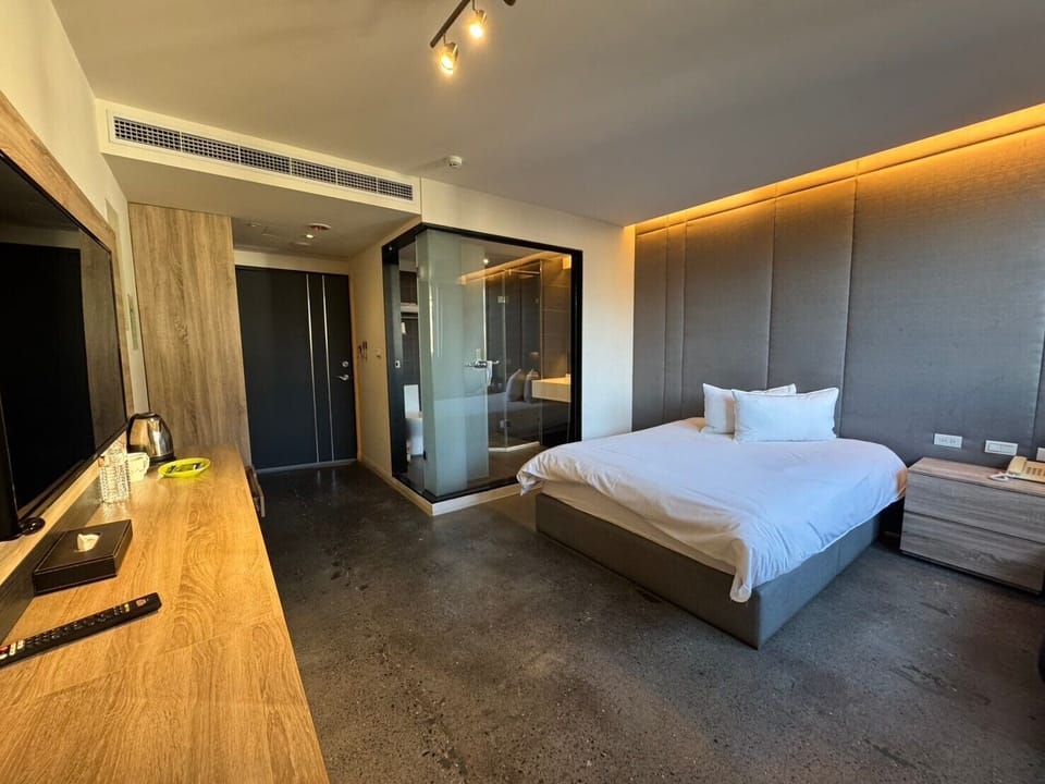 Superior Double Room | Premium bedding, individually decorated, individually furnished, desk