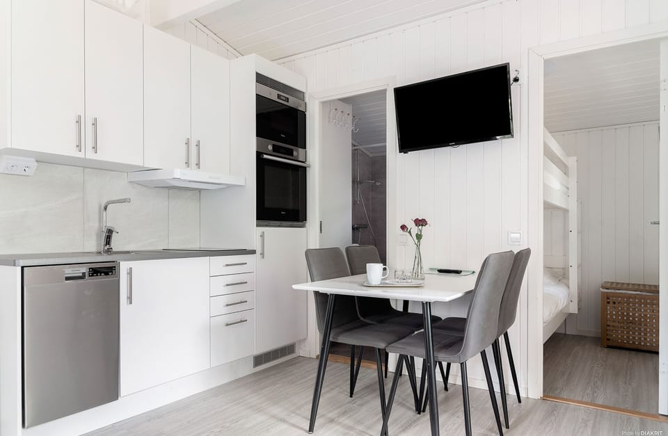 Economy Cottage (Excluding Towels, Sheets, Cleaning) | Private kitchen | Fridge, microwave, stovetop, coffee/tea maker