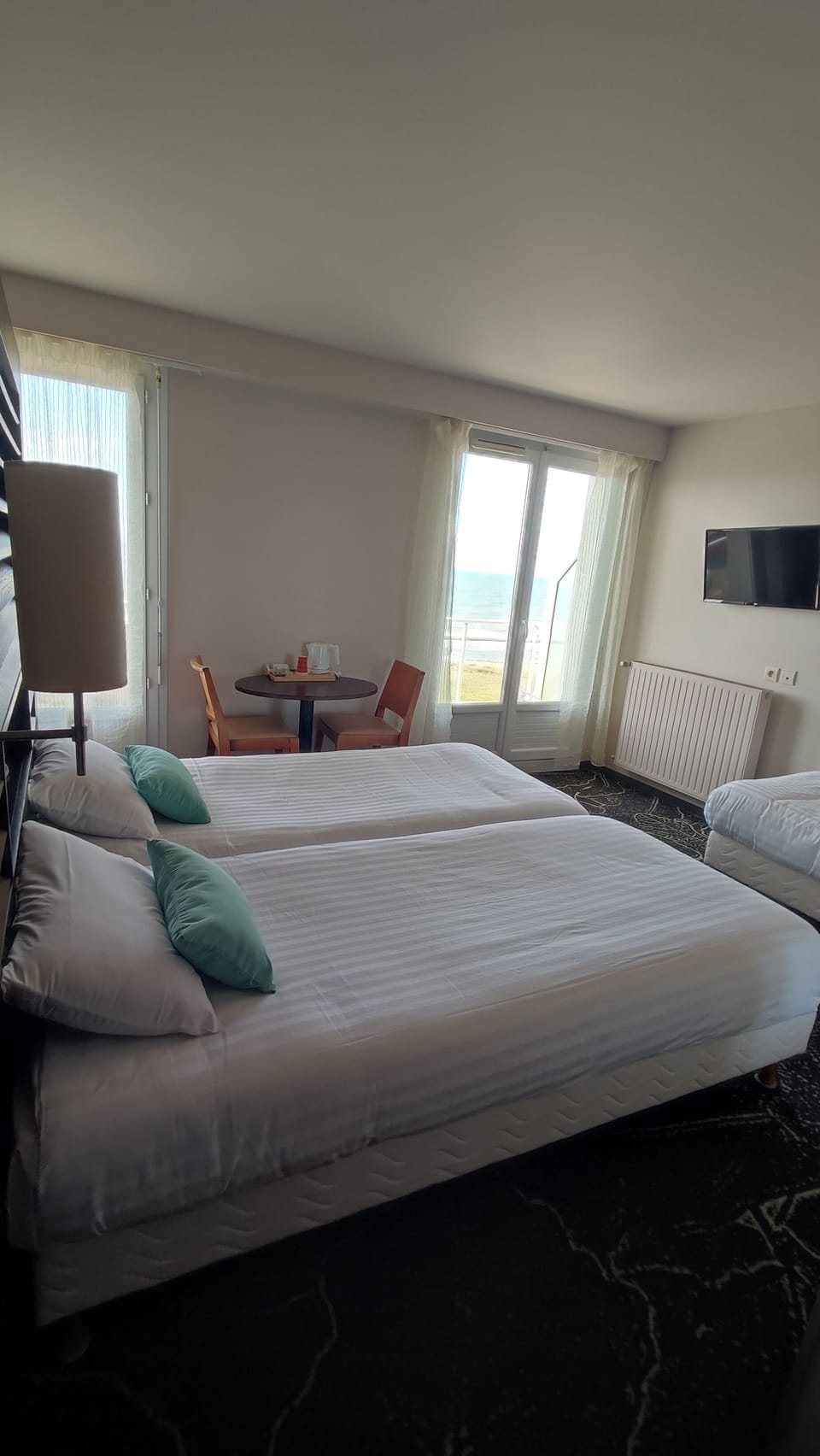 Chambre double/Triple avec balcon, Face Mer | Desk, soundproofing, free WiFi, bed sheets