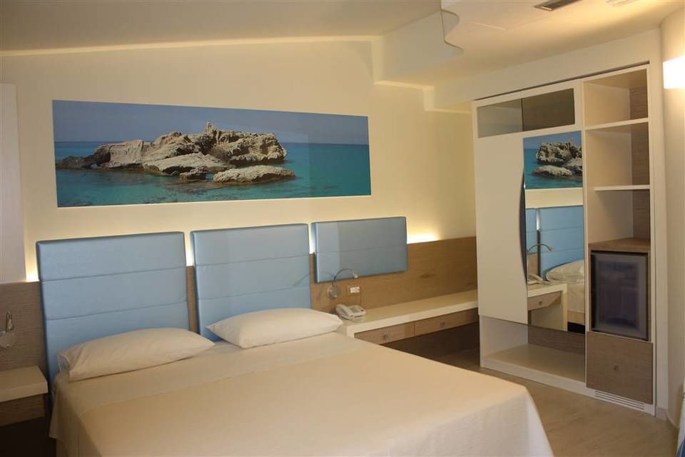 Premium bedding, down comforters, pillowtop beds, in-room safe