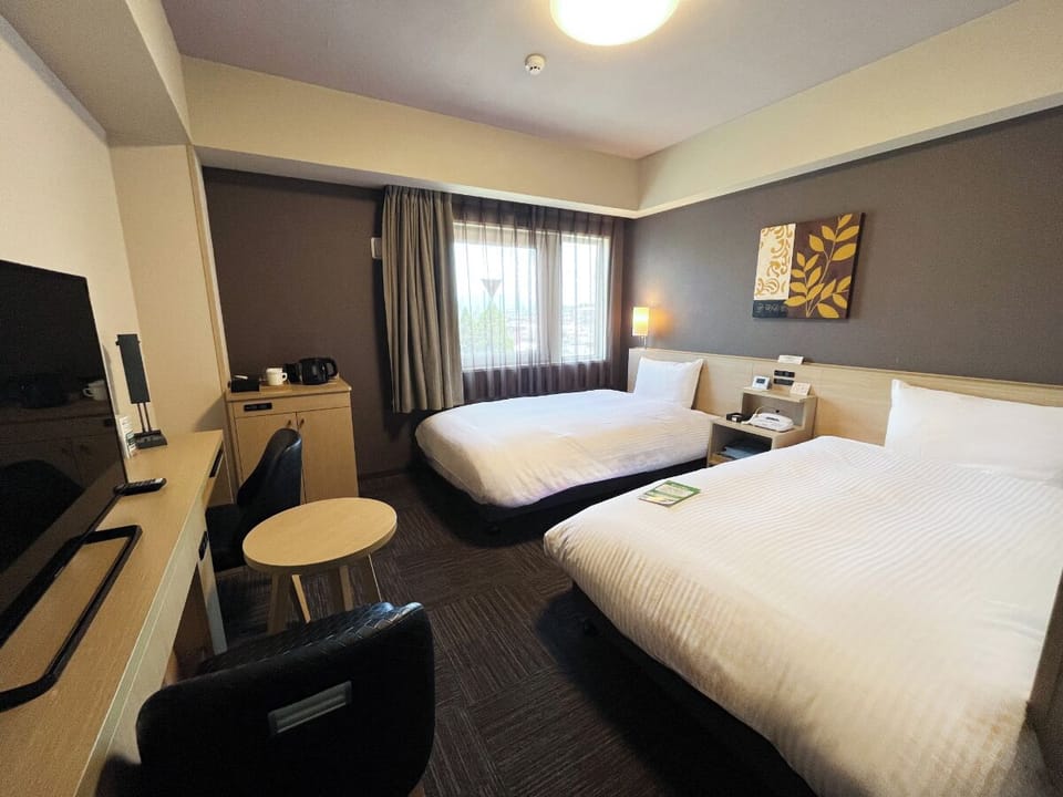 Desk, free WiFi, bed sheets