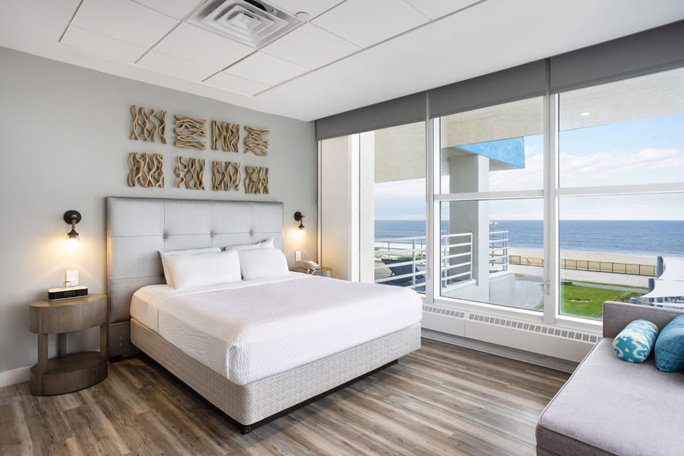 Standard Studio Suite, 1 King Bed, Ocean View, Mezzanine | Egyptian cotton sheets, premium bedding, in-room safe, desk