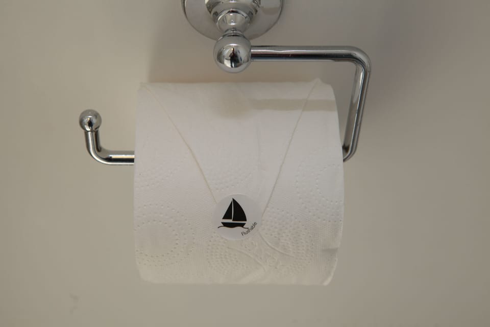 Cottage, 2 Bedrooms | Bathroom | Shower, free toiletries, hair dryer, towels