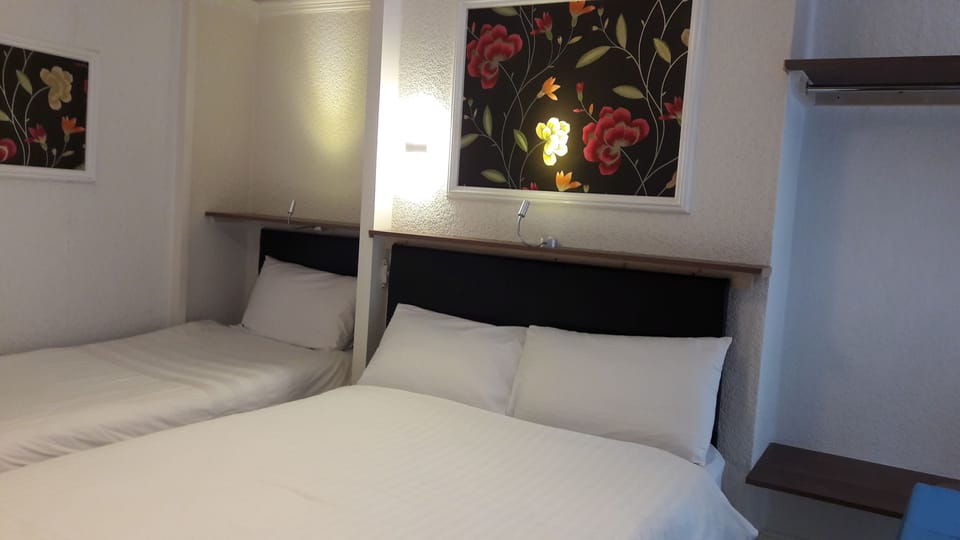 Iron/ironing board, free WiFi, bed sheets