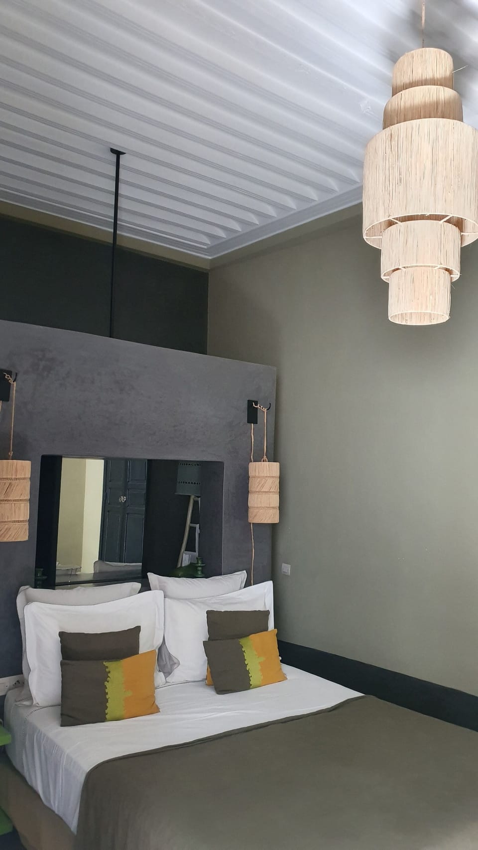 Room (Chapitre 5) | Individually decorated, free cribs/infant beds, free WiFi