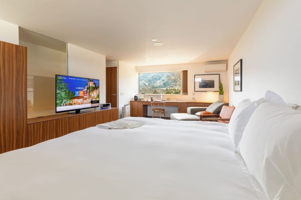 Standard Room, 1 King Bed, Non Smoking, Sauna | WiFi (free), bed sheets