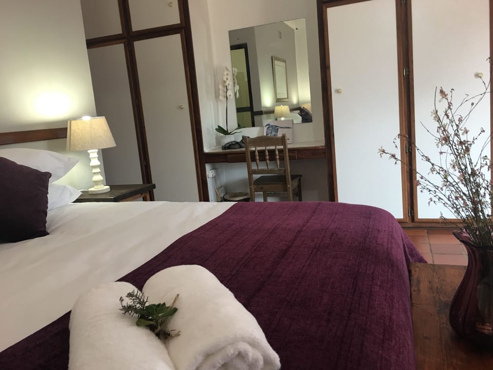 Desk, WiFi (free), bed sheets