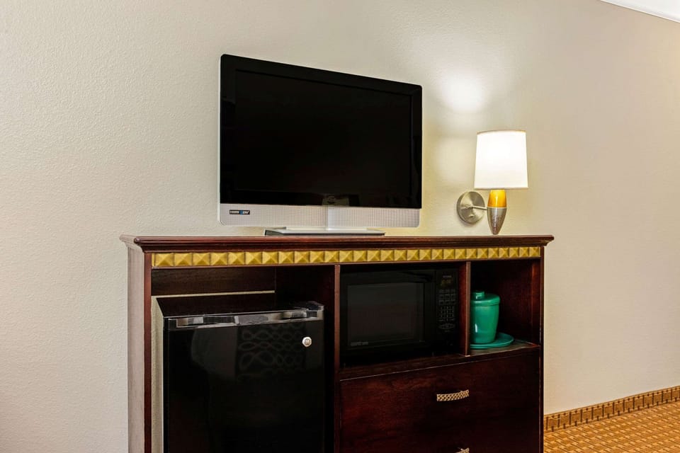 Premium bedding, desk, blackout drapes, iron/ironing board