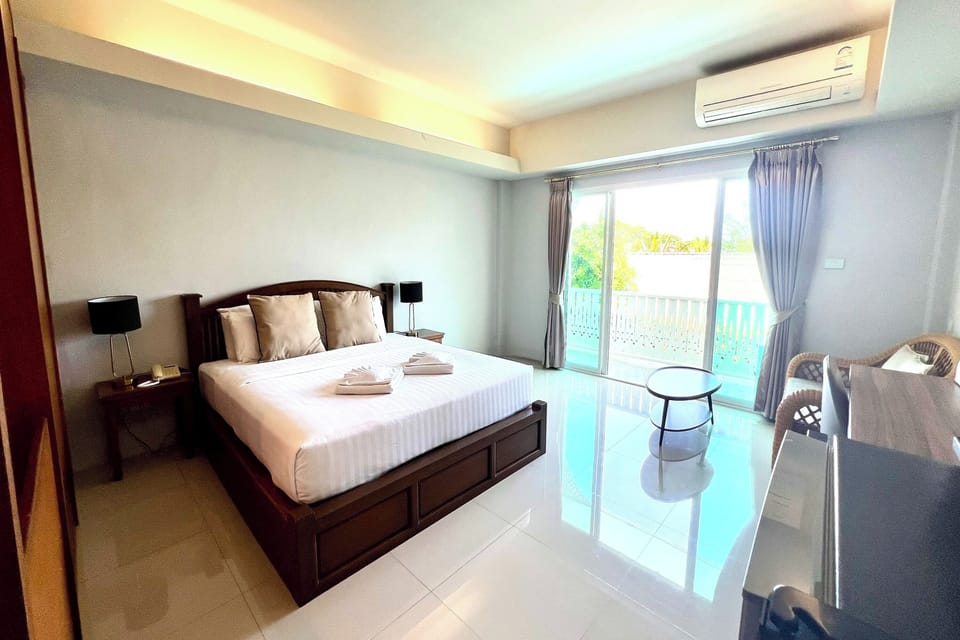Superior Room | Desk, rollaway beds