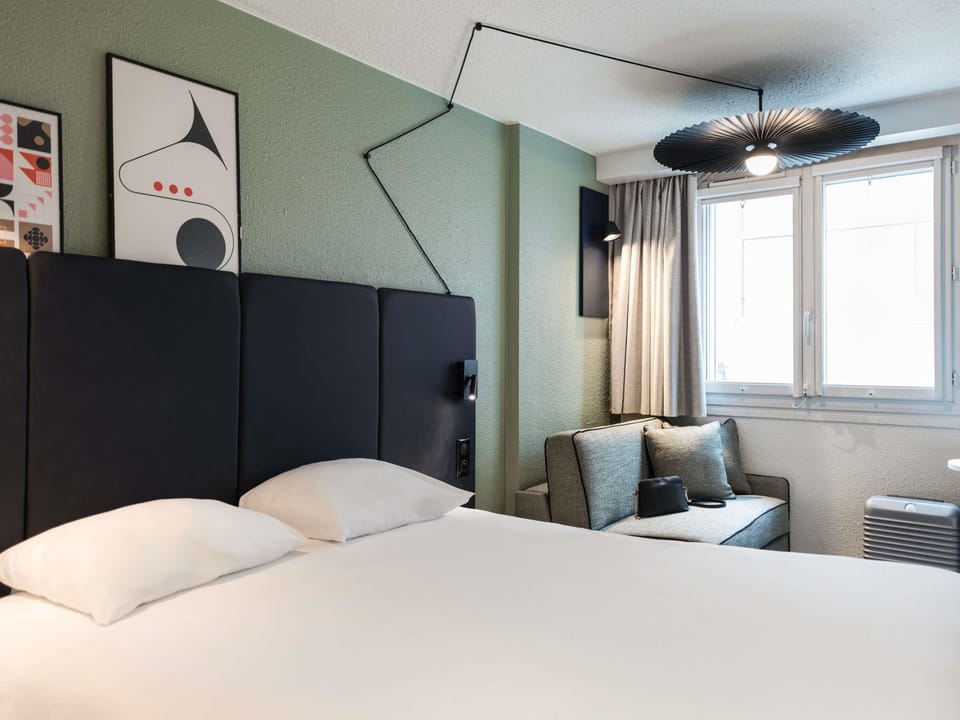 1 bedroom, premium bedding, in-room safe, desk