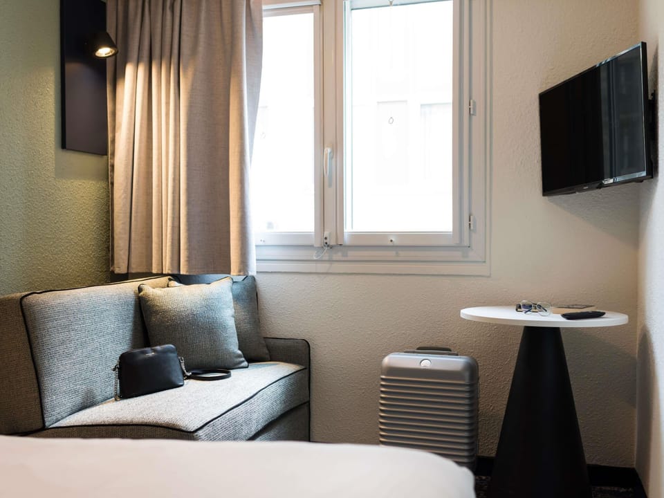 1 bedroom, premium bedding, in-room safe, desk
