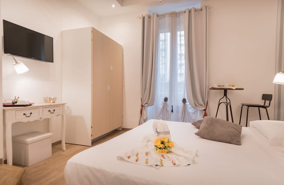 Classic Room, 1 Bedroom (S7) | Desk, soundproofing, free WiFi