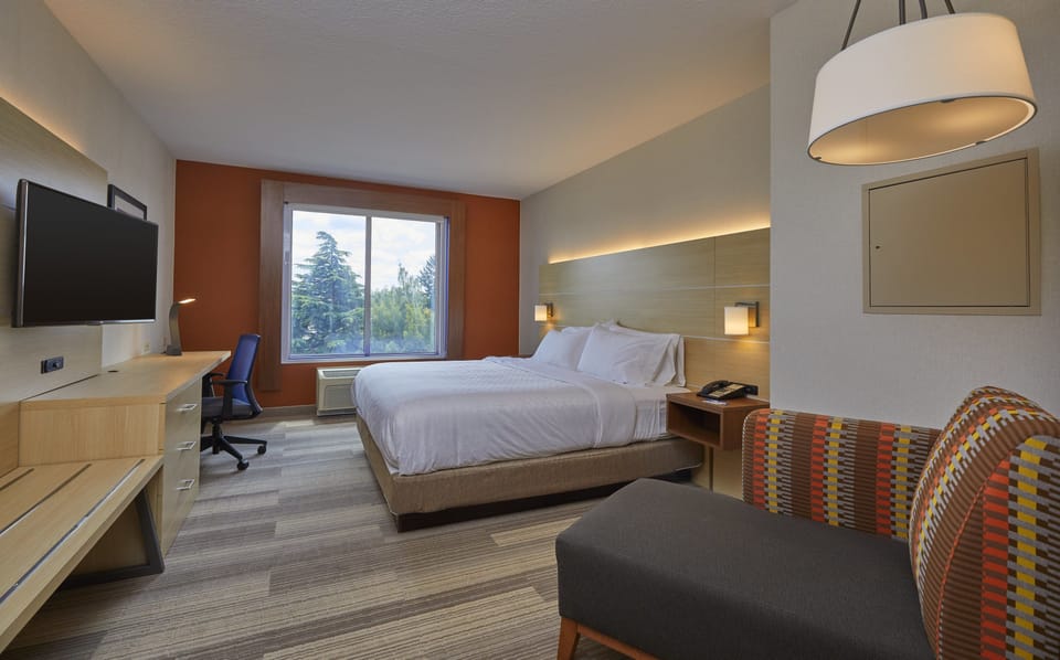 In-room safe, individually decorated, individually furnished, desk